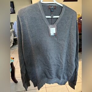 Men's Gray V-Neck Sweater